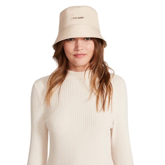 STEVE MADDEN Satin Lined Nylon Bucket Hat w Logo and stitching Beige - Picture 5 of 10